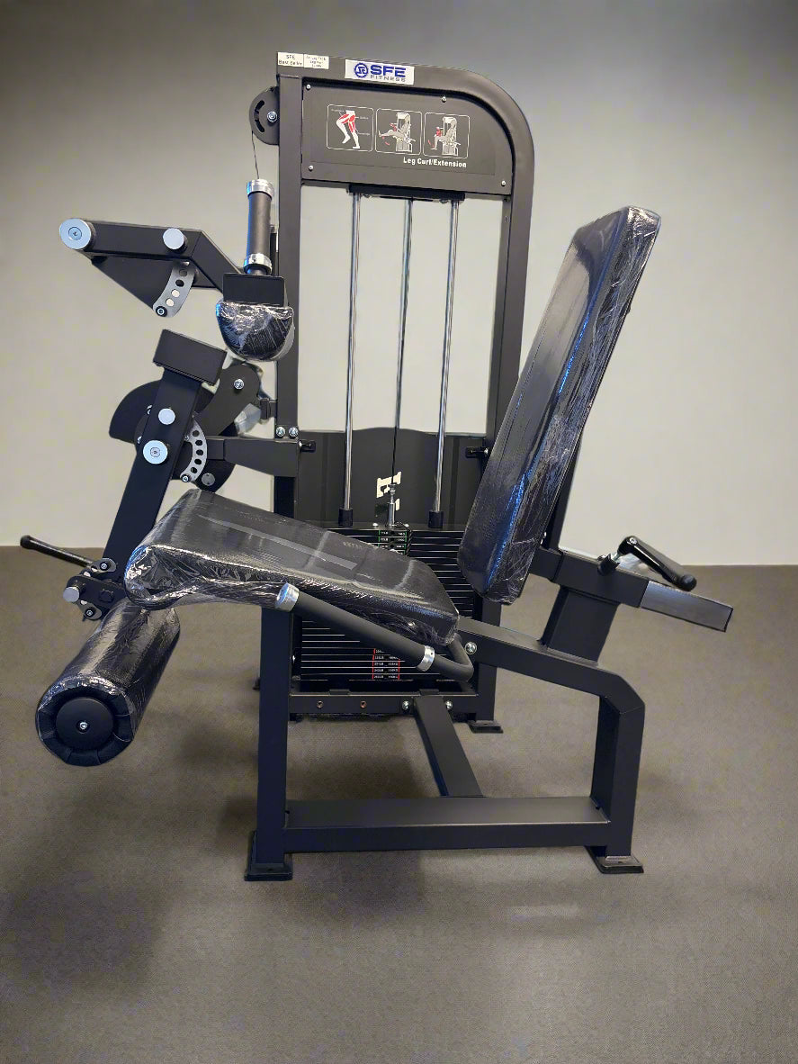 Selectorized Seated Leg Extension & Leg Curl Machine w/ 250lb weight stack (New)